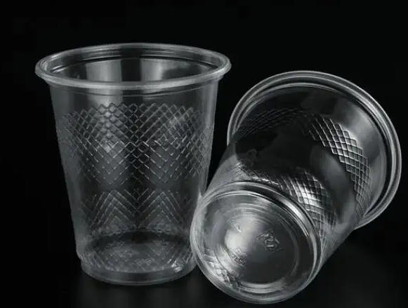 Comprendre les bases d'une machine de thermoformage