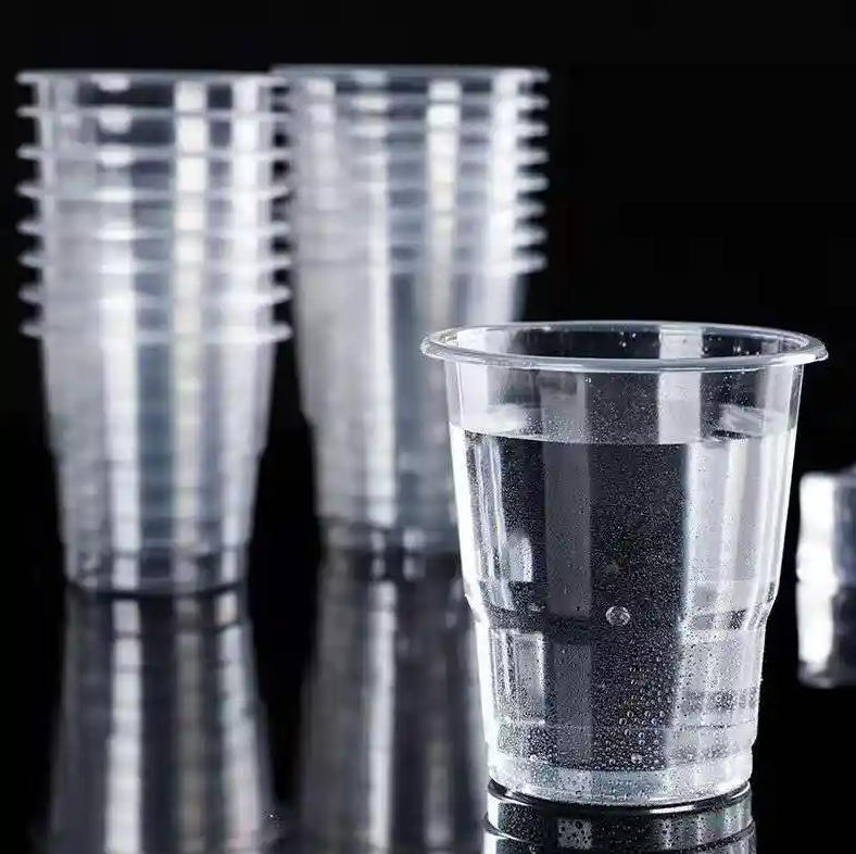 Plastique, le monde, créez sans limite ! Les équipements de thermoformage Ruisu sont largement utilisés.