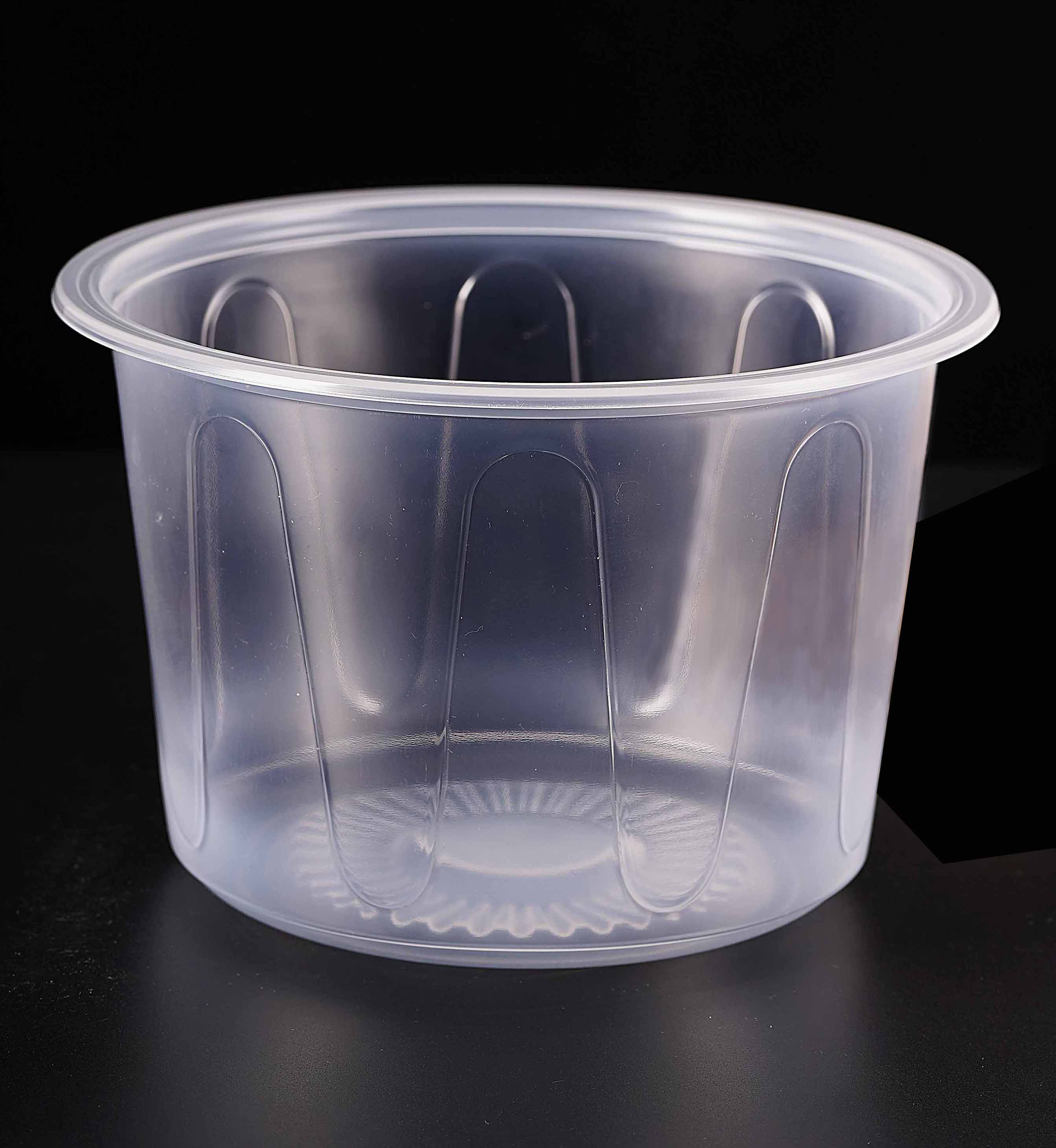 Plastique, le monde, créez sans limite ! Les équipements de thermoformage Ruisu sont largement utilisés.