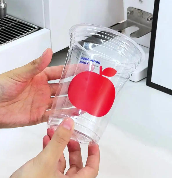 Plastique, le monde, créez sans limite ! Les équipements de thermoformage Ruisu sont largement utilisés.